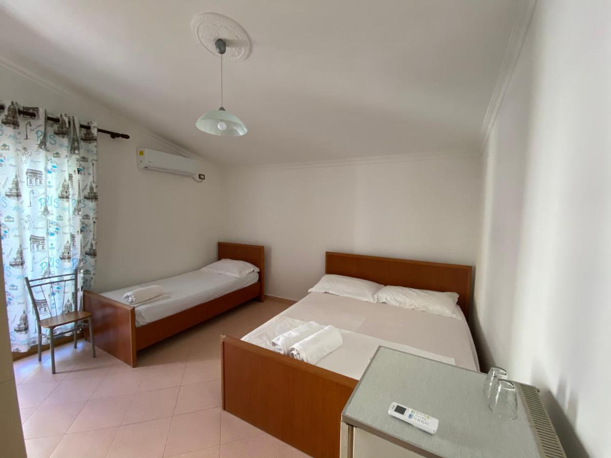 Guest House Lionel Durres Exterior photo